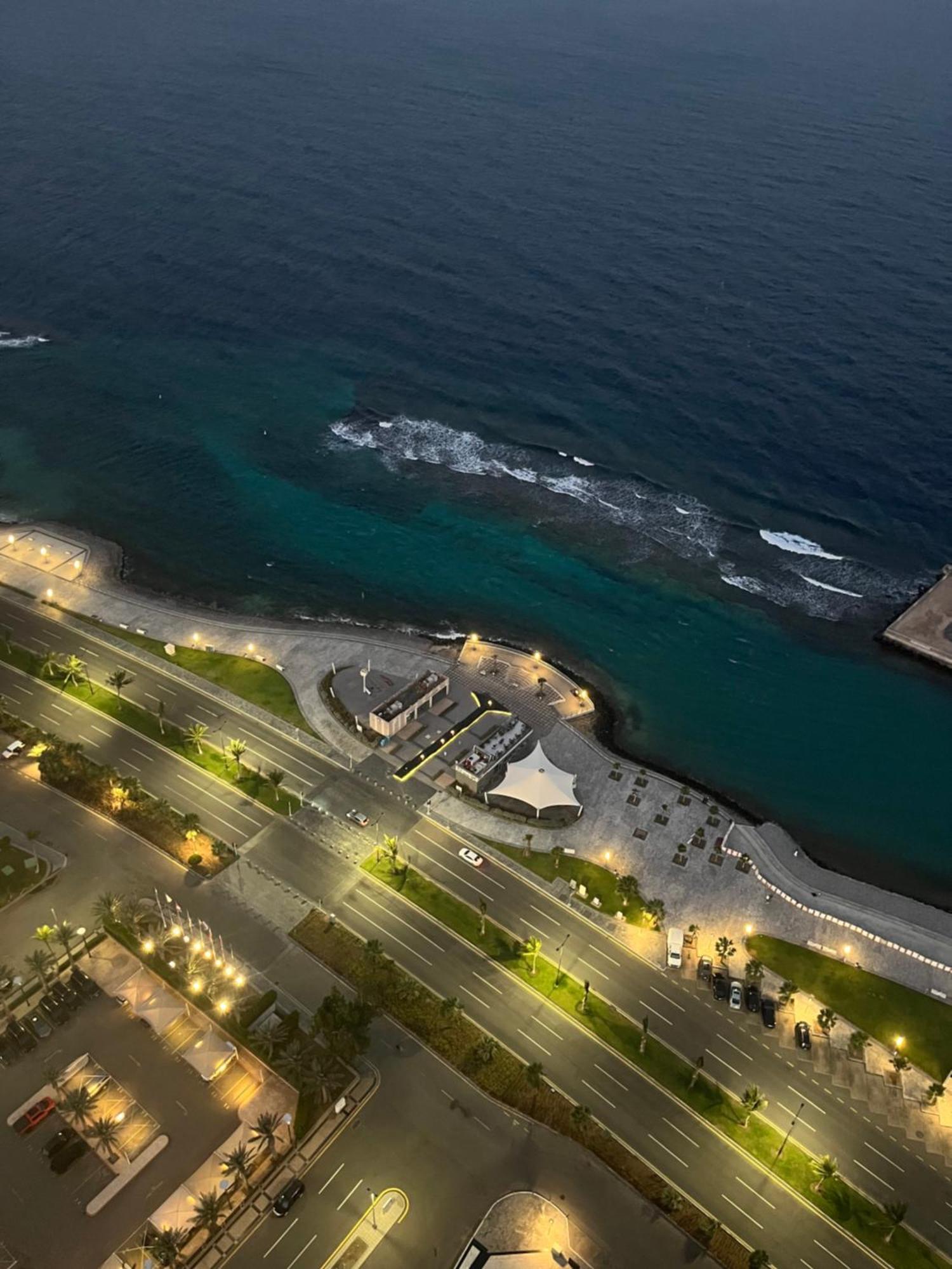 باأطلالة بحرية برج الجوهره داماك Damac Aljawharah Tower Apartment *